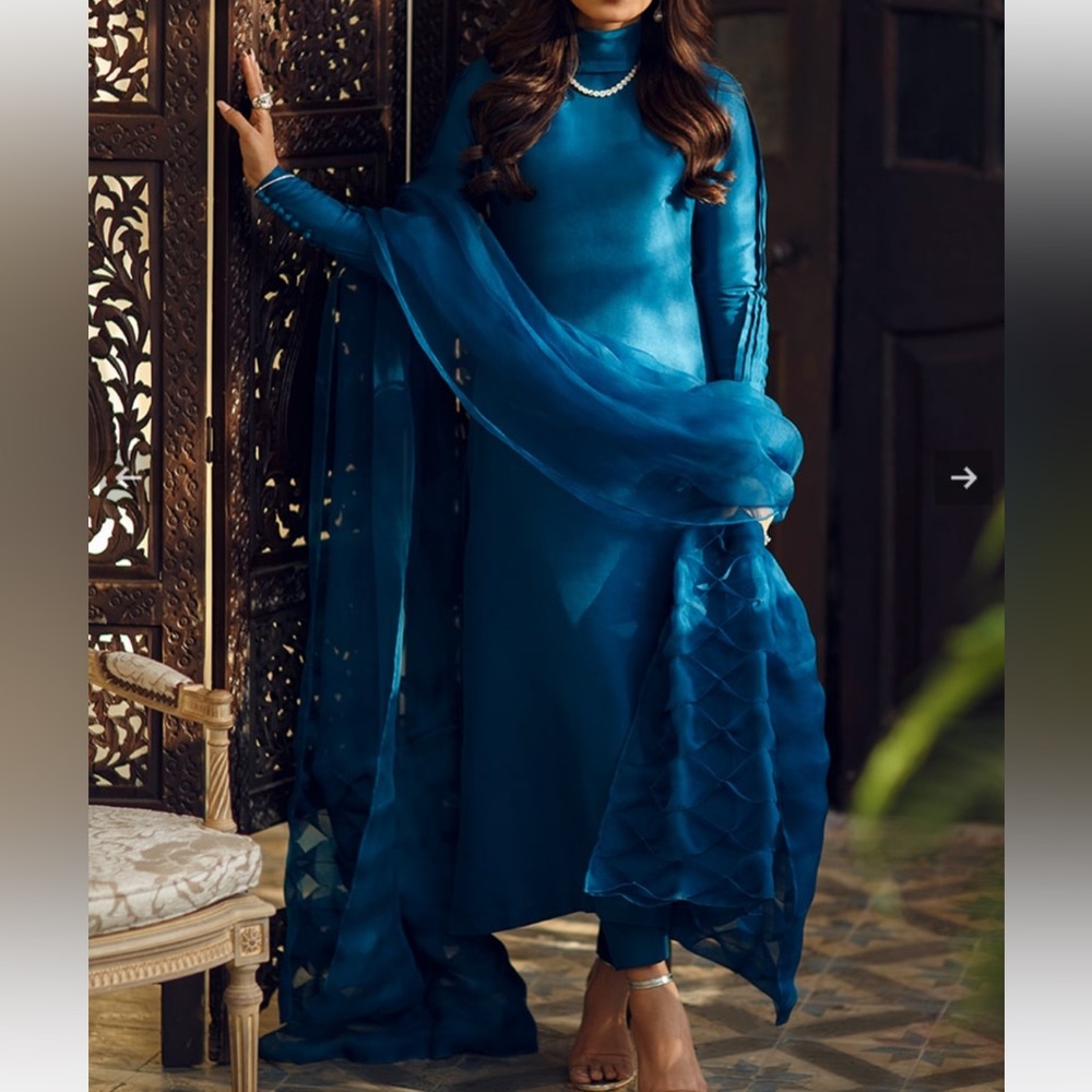 Ansab jahangir ayla turquoise